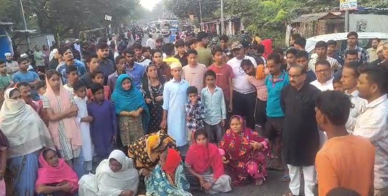 धनबादः हाइवा के धक्के से युवक की मौत, ग्रामीणों ने झरिया-सिंदरी रोड किया जाम