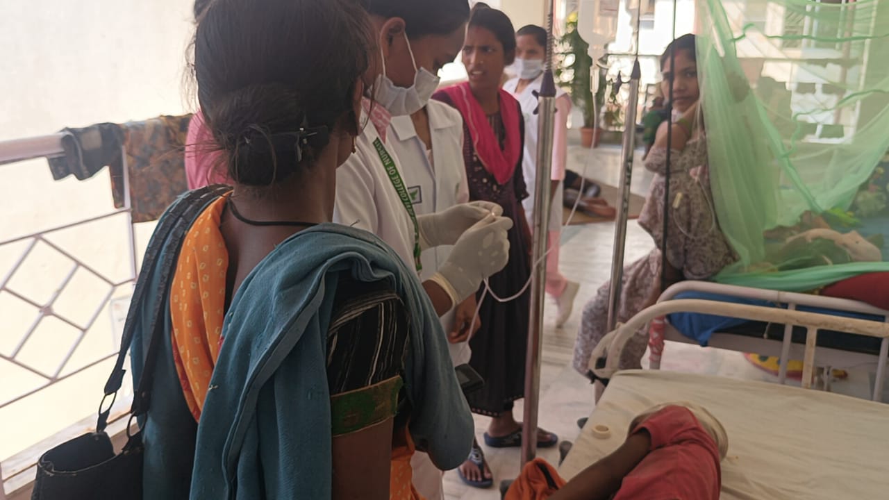 गुमलाः चैनपुर में महिला की टांगी से मार कर हत्या, 3 घायल, हमलावर कुएं में कूदा