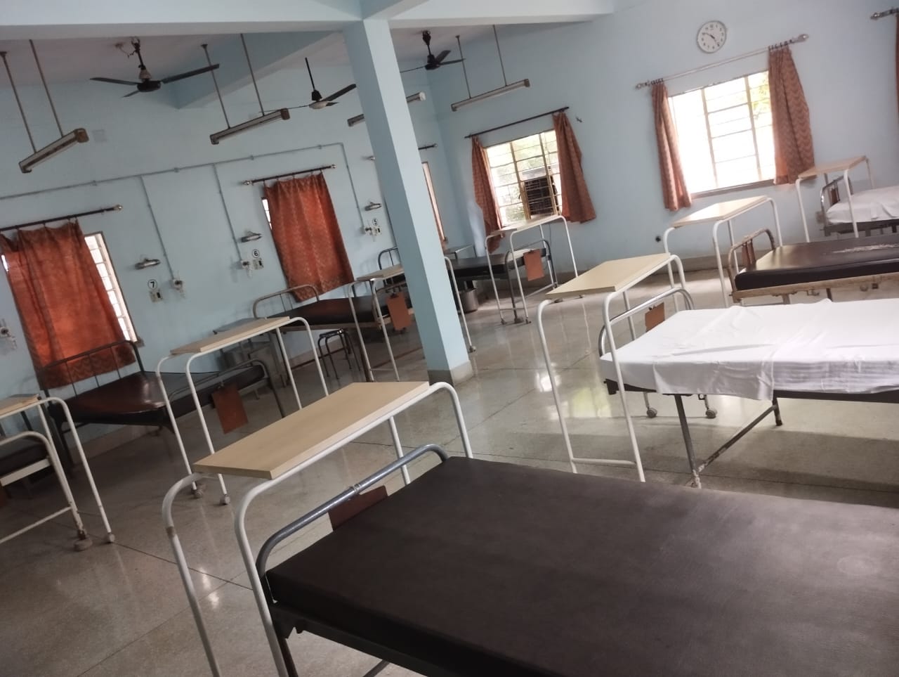 जमशेदपुरः ठेका कर्मियों की हड़ताल से यूसिल अस्पताल की व्यवस्था चरमराई
