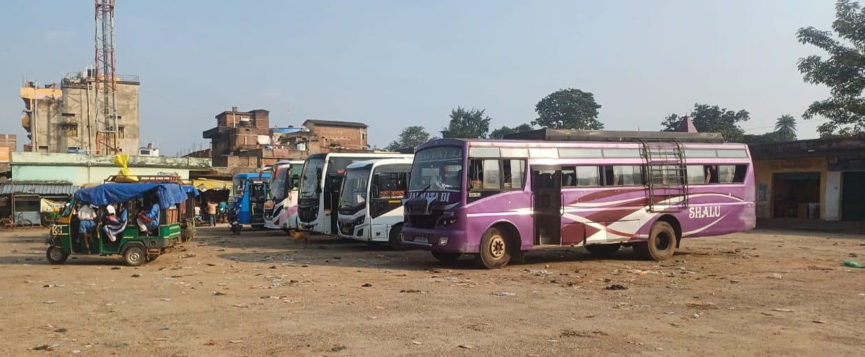 माओवादियों की बंदी का लातेहार जिले में मिला-जुला असर