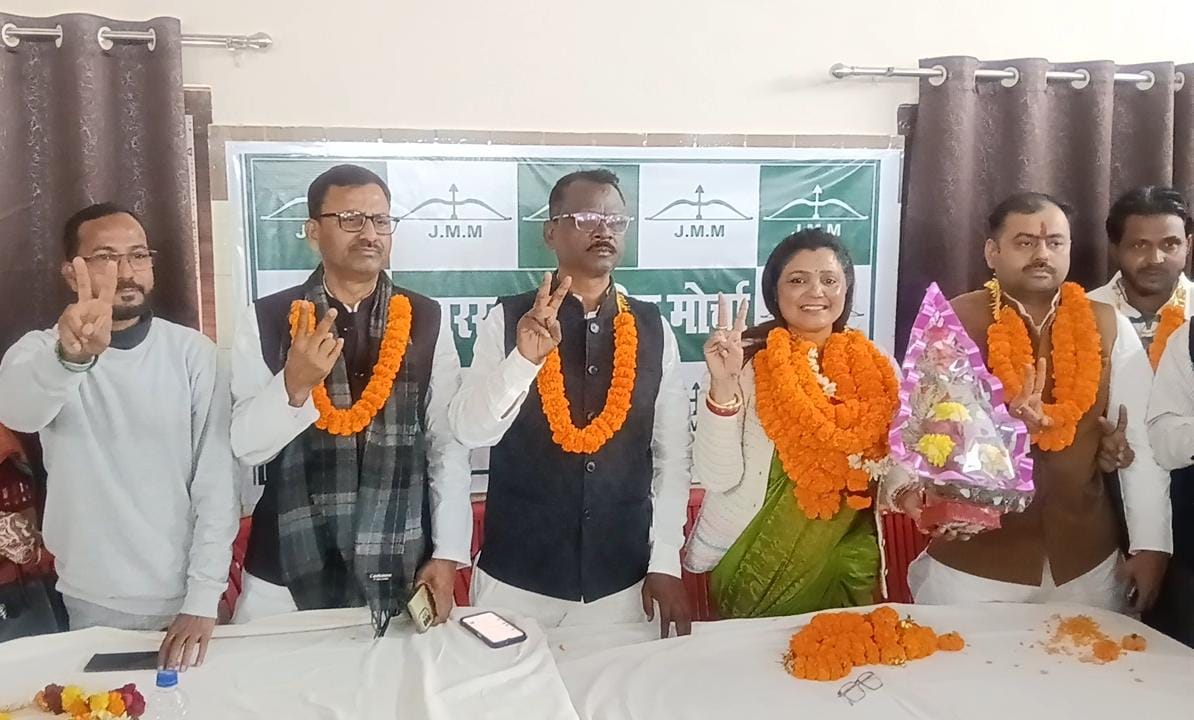 धनबादः निकाय चुनाव की सरगर्मी तेज, मेयर पद पर झामुमो समर्थित डॉ. नीलम मिश्रा मैदान में