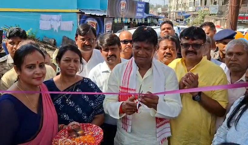 धनबादः सांसद ने बाबूडीह में मॉडल आंगनबाड़ी केंद्र का किया उद्घाटन