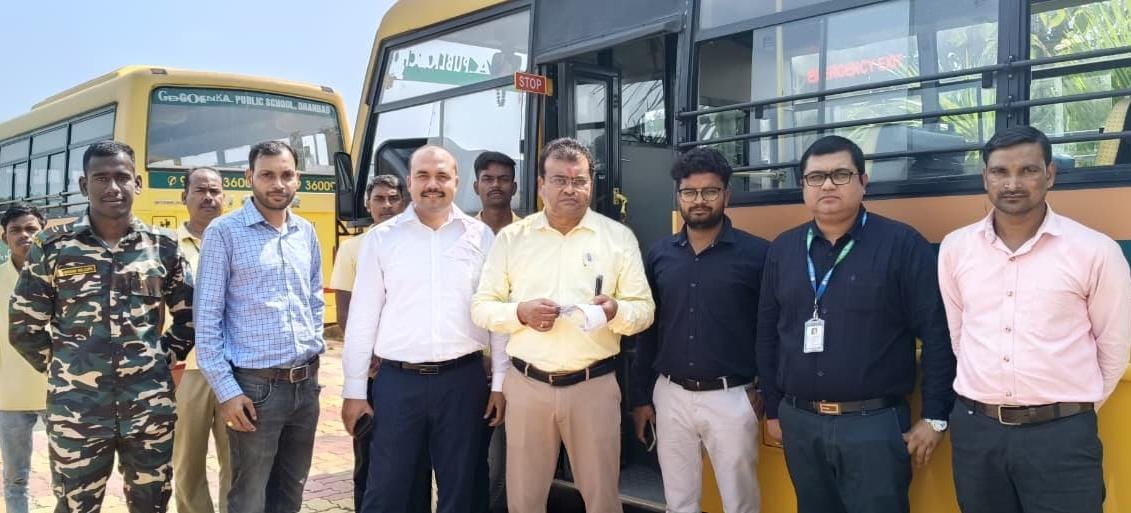 धनबादः डीटीओ ने की 3 स्कूलों के 44 वाहनों की जांच, 23 पर लगया 1.5 लाख रु. जुर्माना