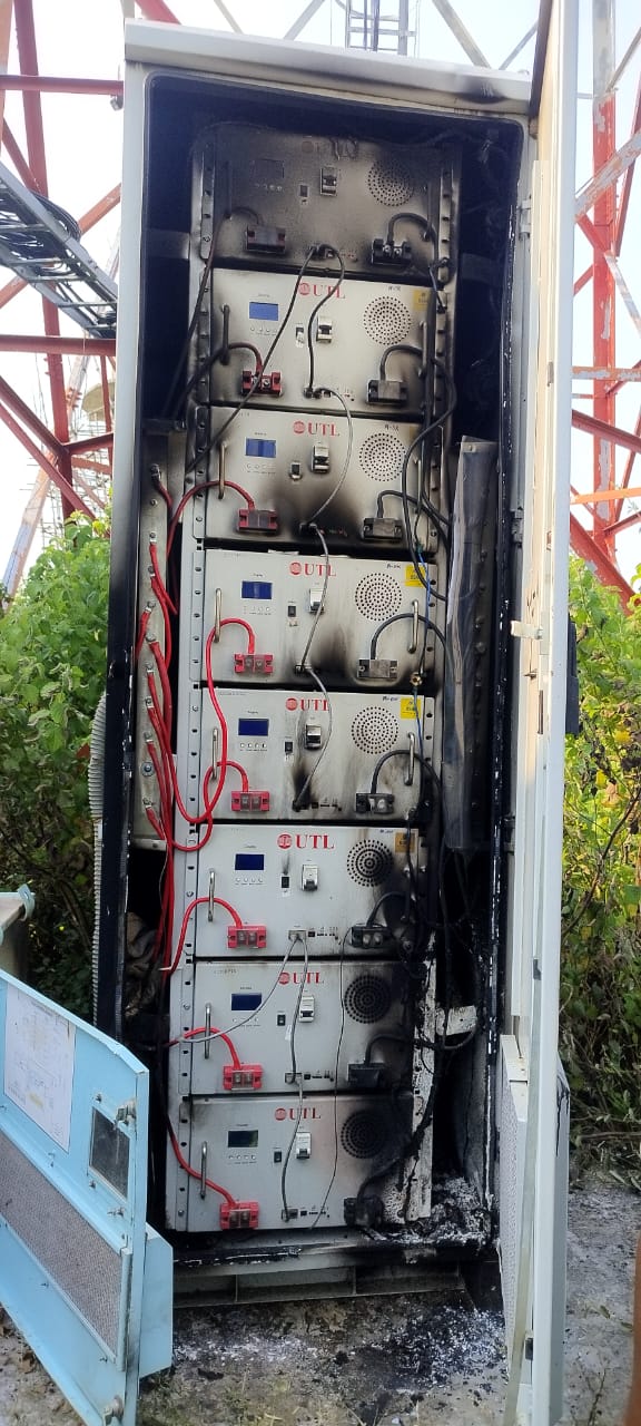 पलामूः नेटवर्क की समस्या से नाराज ग्रामीणों ने मोबाइल टावर में लगाई आग