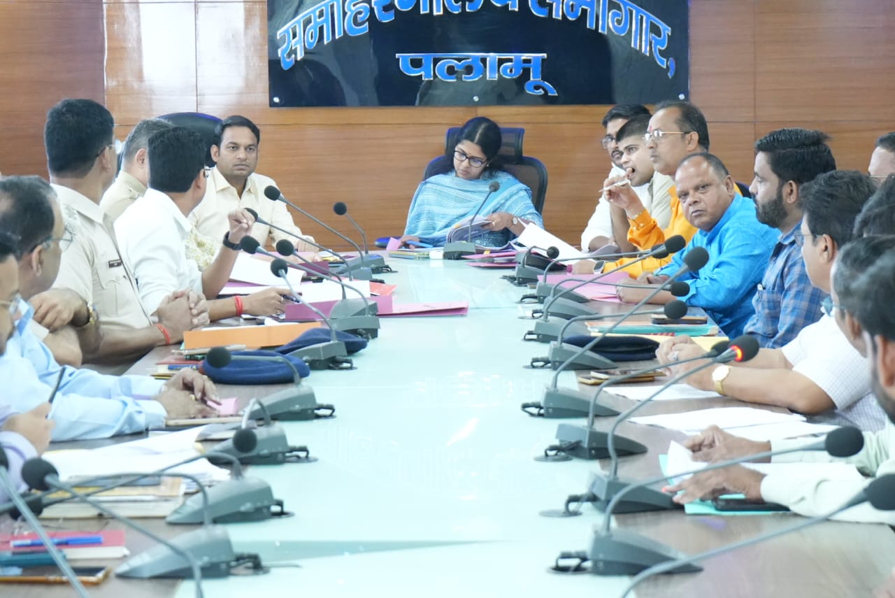 सड़क दुर्घनाएं रोकने के लिए उठाएं कारगर कदमः पलामू डीसी