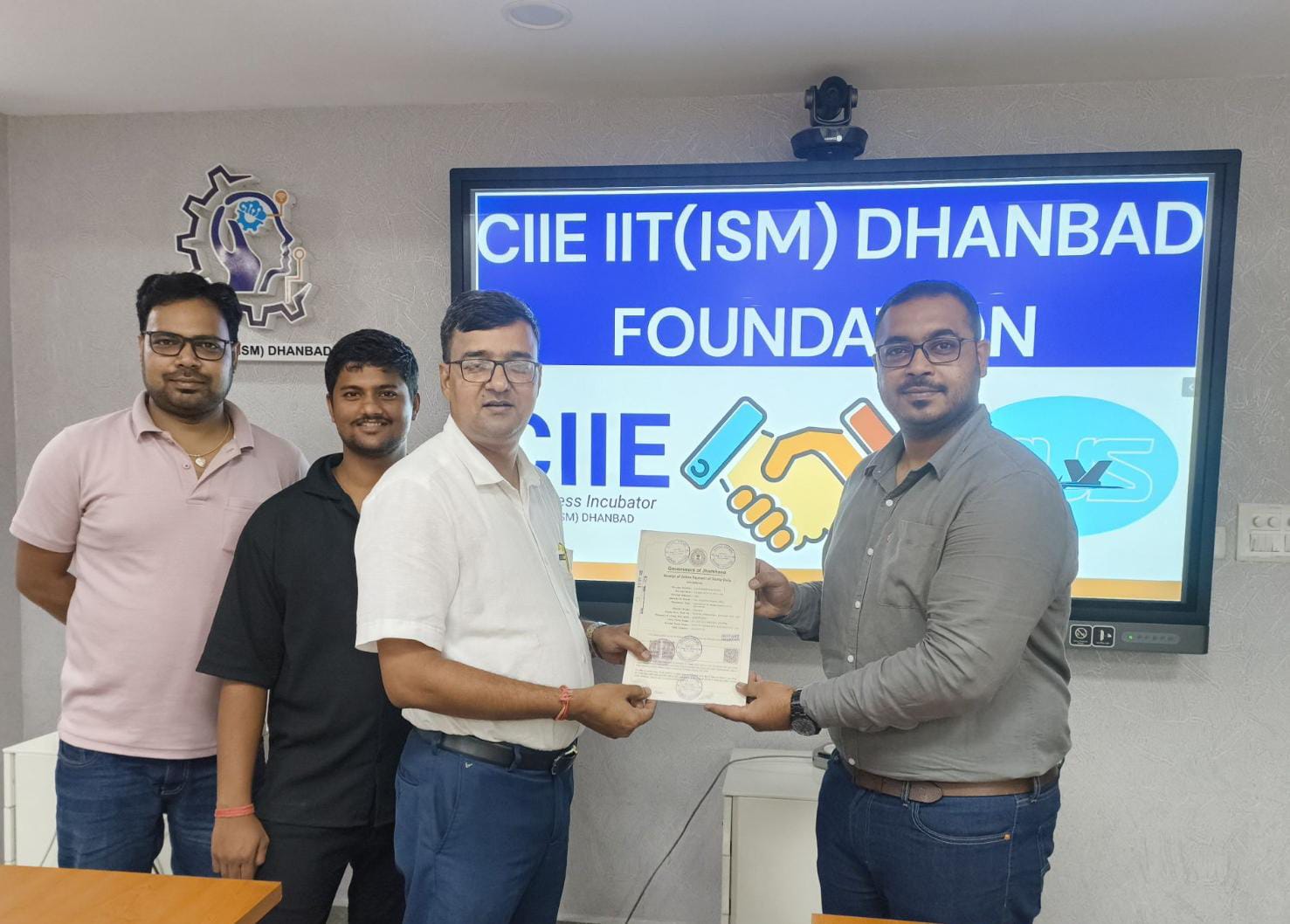 धनबादः IIT-ISM व जेनिथ अनमैन्ड सिस्टम्स के बीच एमओयू