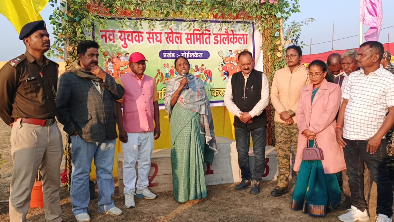 गोइलकेराः खेलकूद से शारीरिक व मानसिक विकास होता है- जोबा माझी