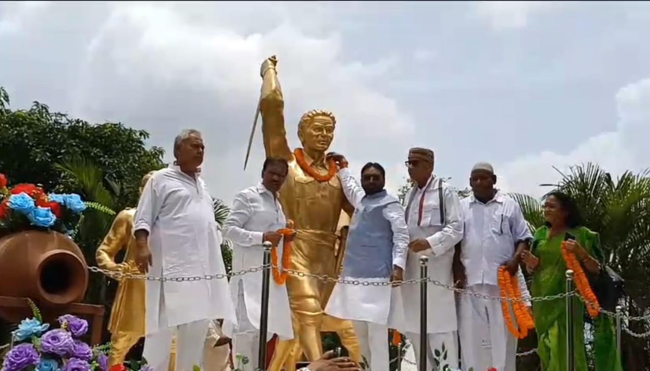 देवघरः स्वतंत्रता संग्राम के 3 शहीदों को रोहिणी शहीद स्थल पर दी गई श्रद्धांजलि