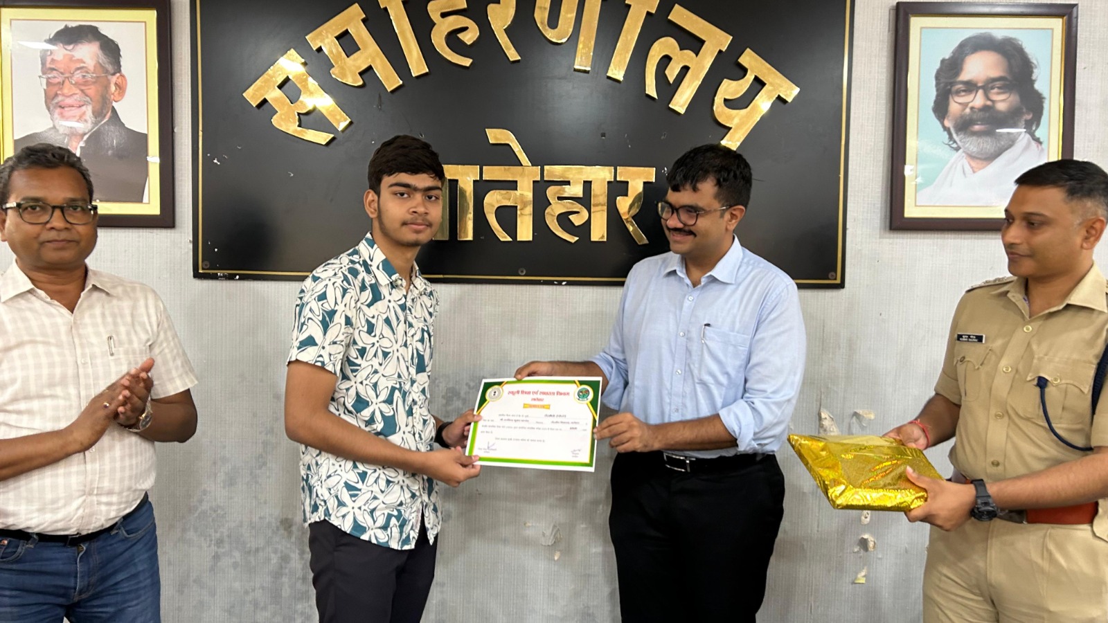लातेहारः बच्चों  के सर्वांगीण विकास में अभिभावकों की अहम भूमिका-  डीसी