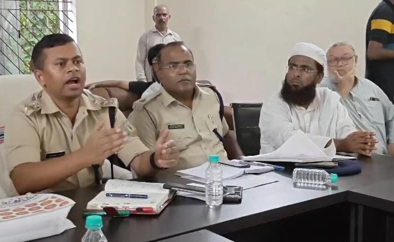 धनबादः डीएसपी ने 16 मस्जिदों के पदाधिकारियों संग की बैठक