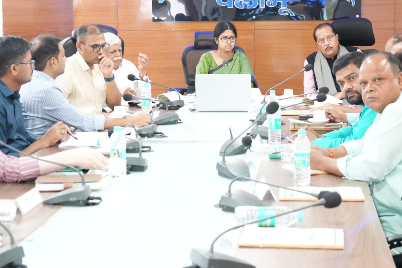 Lagatar Impact : DMFT शासी परिषद की बैठक में धुरिया नदी पर पुल बनाने का निर्णय