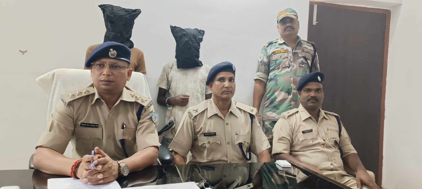 देवघरः दो साइबर अपराधी गिरफ्तार, पुलिस ने 80 हजार की ठगी का किया खुलासा