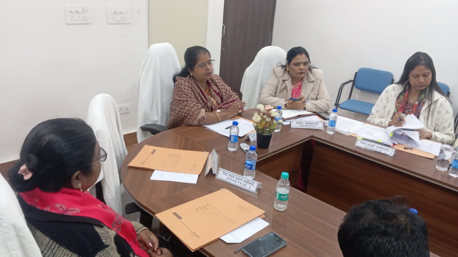 राज्य खाद्य आयोग की प्रभारी अध्यक्ष ने किया रामगढ़ का दौरा