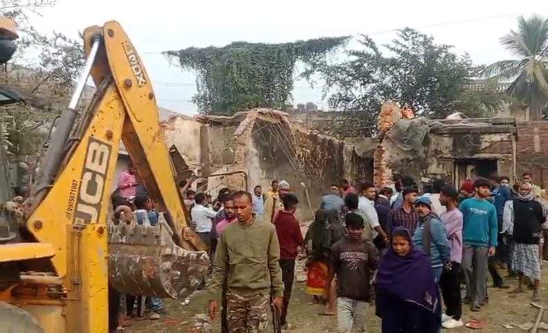 धनबादः जलमीनार निर्माण के दौरान हादसा, खंडहर ढहने से मजदूर की मौत, एक गंभीर