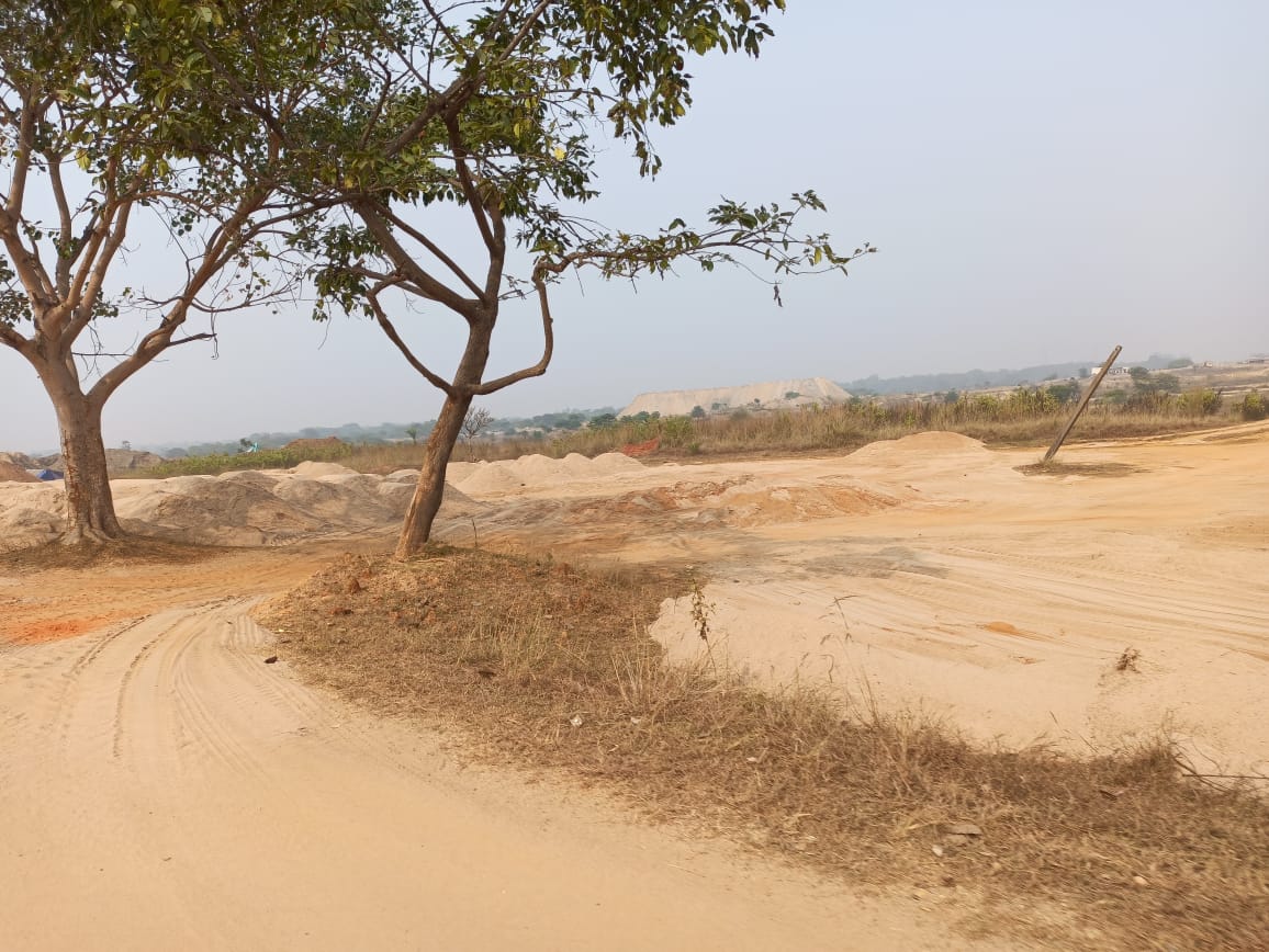 बहरागोड़ाः बहरागोड़ा में बालू तस्करों के खिलाफ बड़ी कार्रवाई, 15,000 CFT बालू जब्त