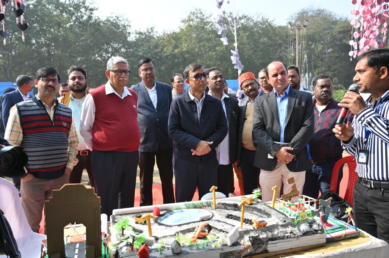 रामगढ़ः जेआरडी टाटा पार्क में लगी पुष्प व सब्जी की प्रदर्शनी