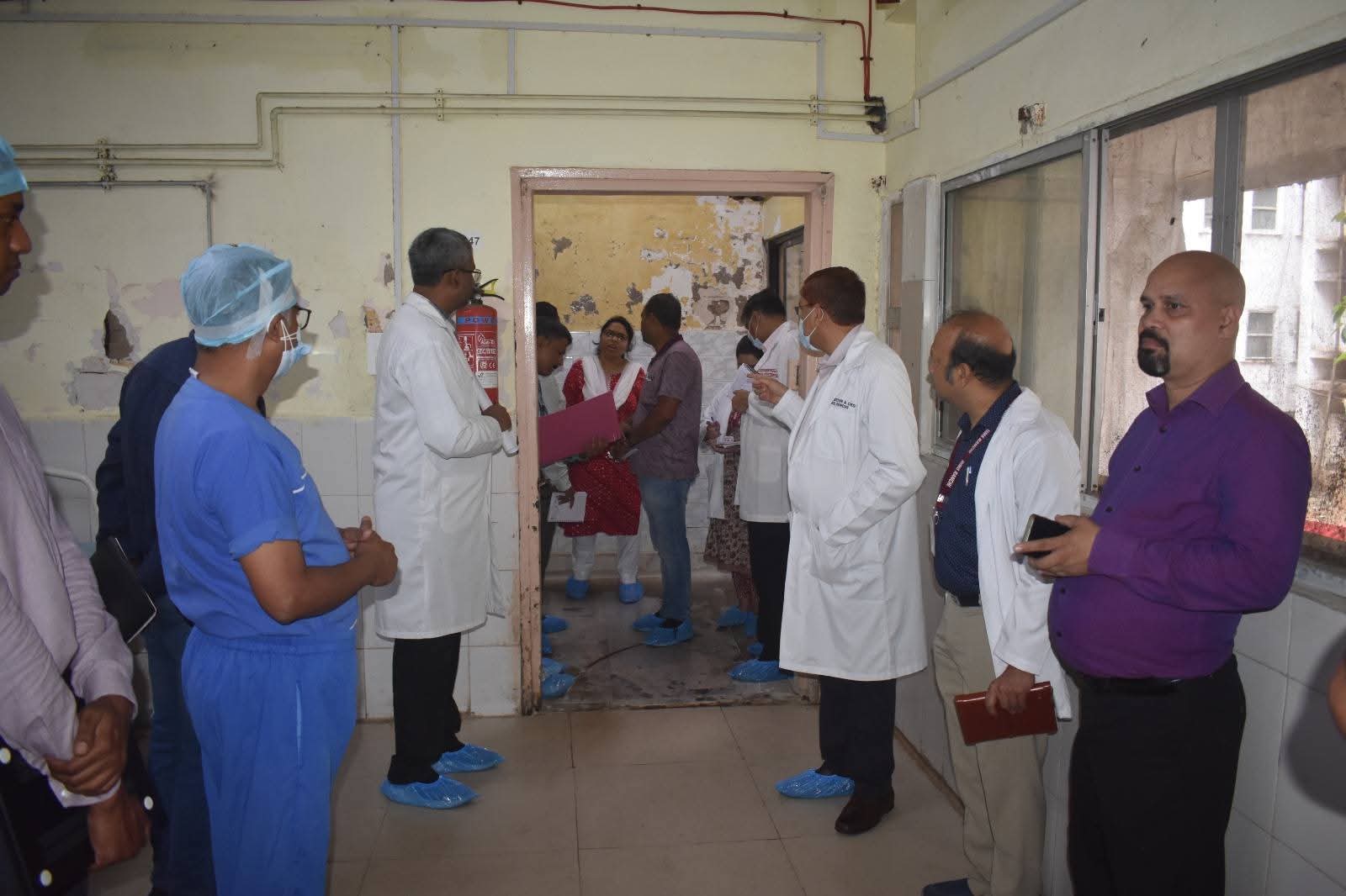 रांचीः रिम्स की जर्जर हालत पर भड़के निदेशक, बिल्डिंग की मरम्मत या गिराने पर जल्द होगा फैसला