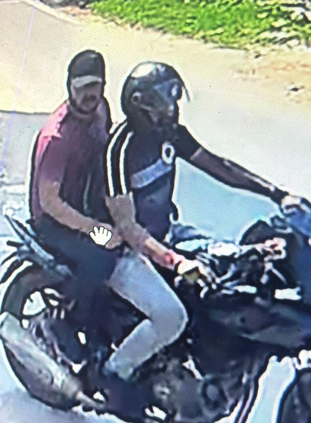 धनबादः बाइक सवार अपराधियों ने युवक से छीनी चेन, वारदात CCTV में कैद