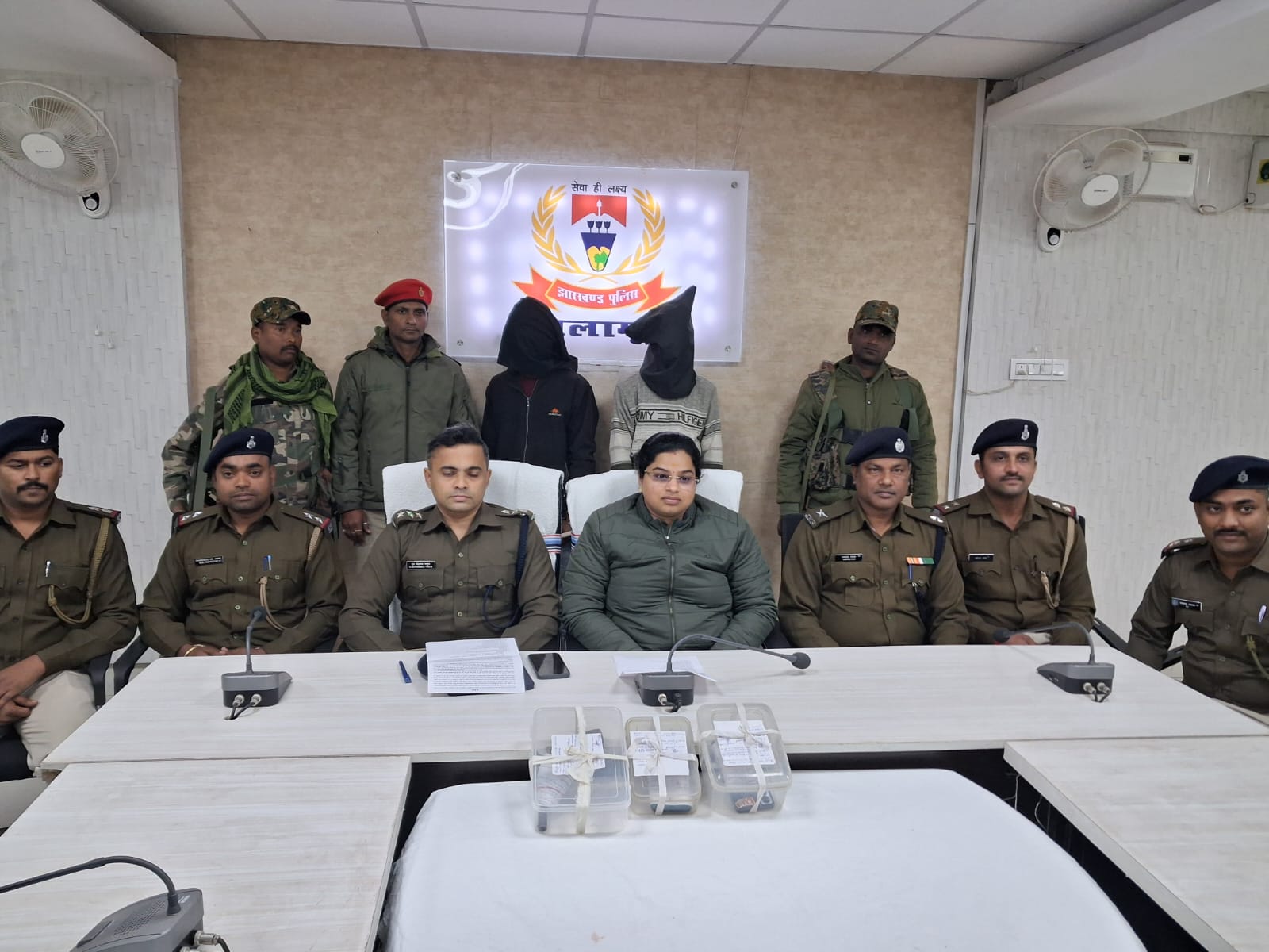 पलामूः भतीजे ने ही चाचा के घर कराई थी लूटपाट, 2 मुख्य आरोपी गिरफ्तार