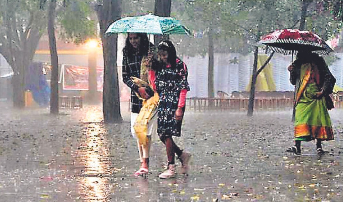 हजारीबाग में भारी बारिश के आसार, स्कूलों में गुरुवार को 8वीं तक की कक्षाएं स्थगित
