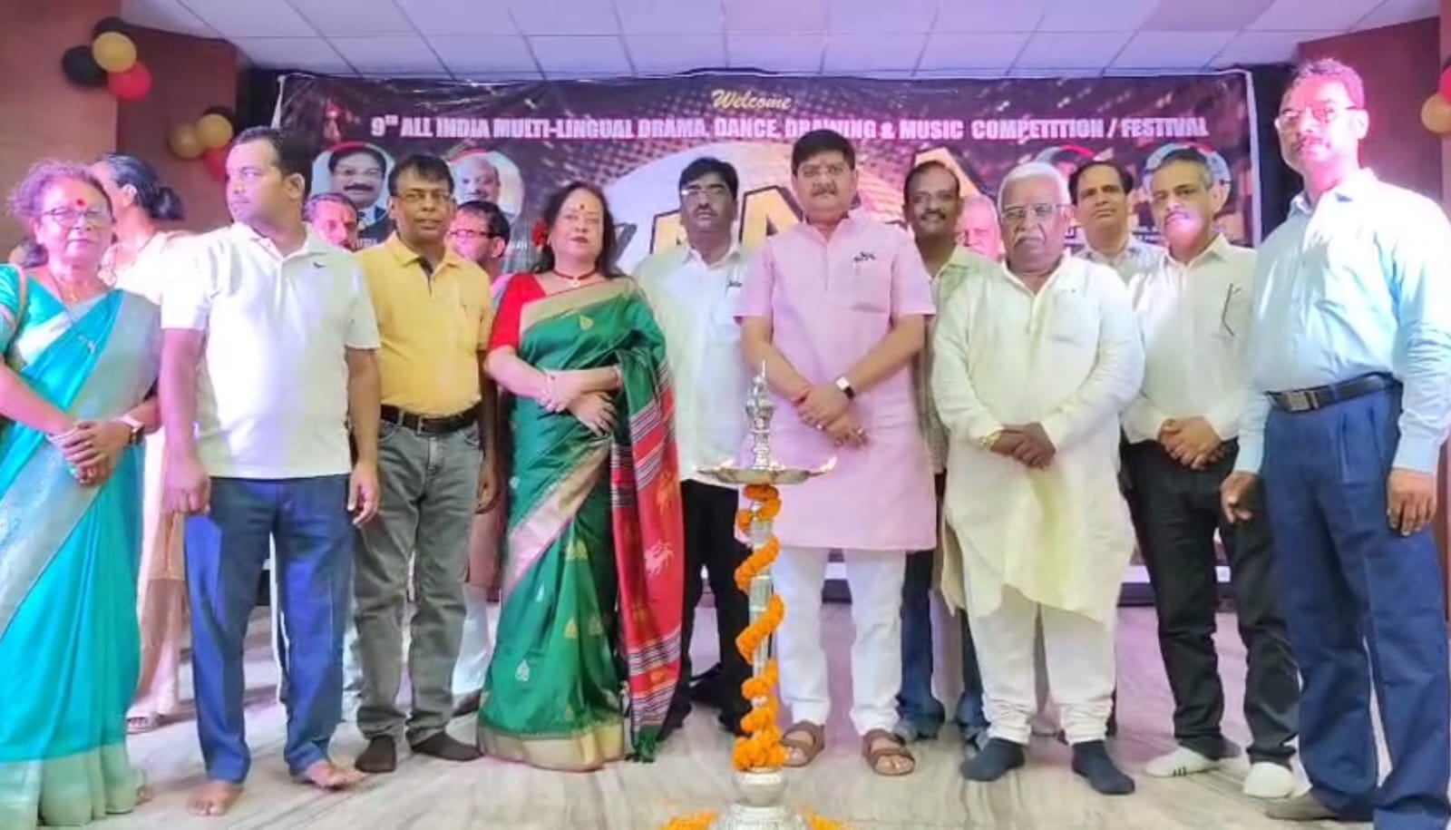 धनबादः सांस्कृतिक प्रस्तुति ‘काला हीरा’ का रंगारंग आगाज, कलाकारों ने बांधा समा