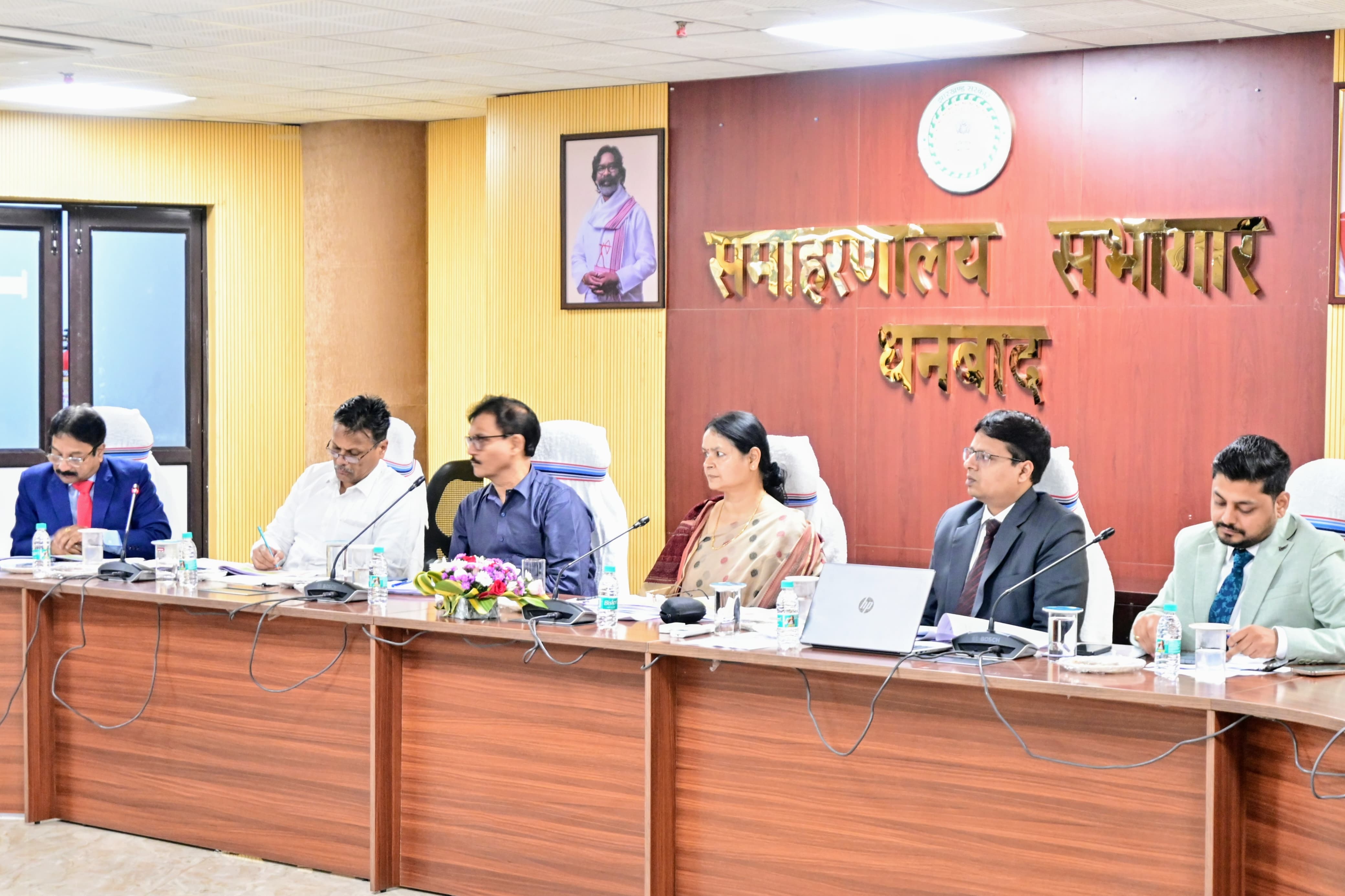मुख्य सचिव ने की रिवाइज्ड झरिया मास्टर प्लान की समीक्षा, बेलगड़िया में पुनर्वास पर जोर