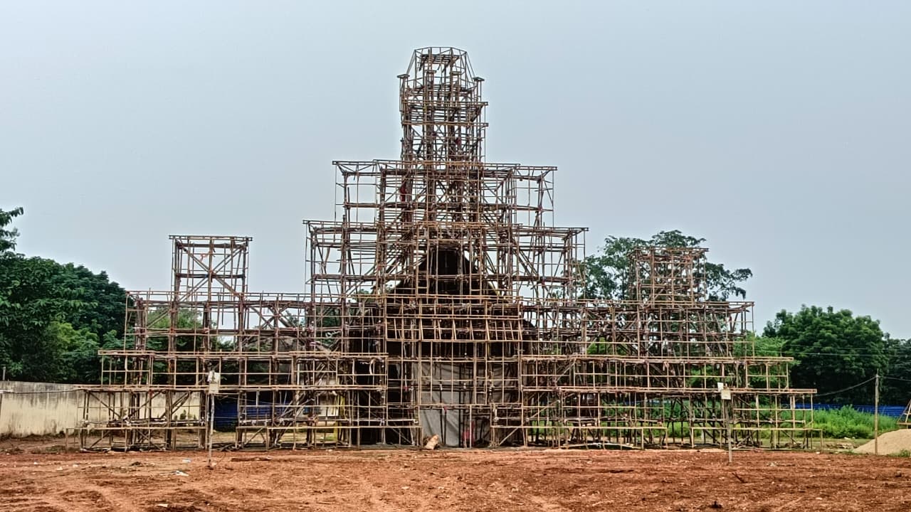 मेदिनीनगर में दुर्गा पूजा की तैयारी जोरों पर, बन रहे 40 आकर्षक पंडाल
