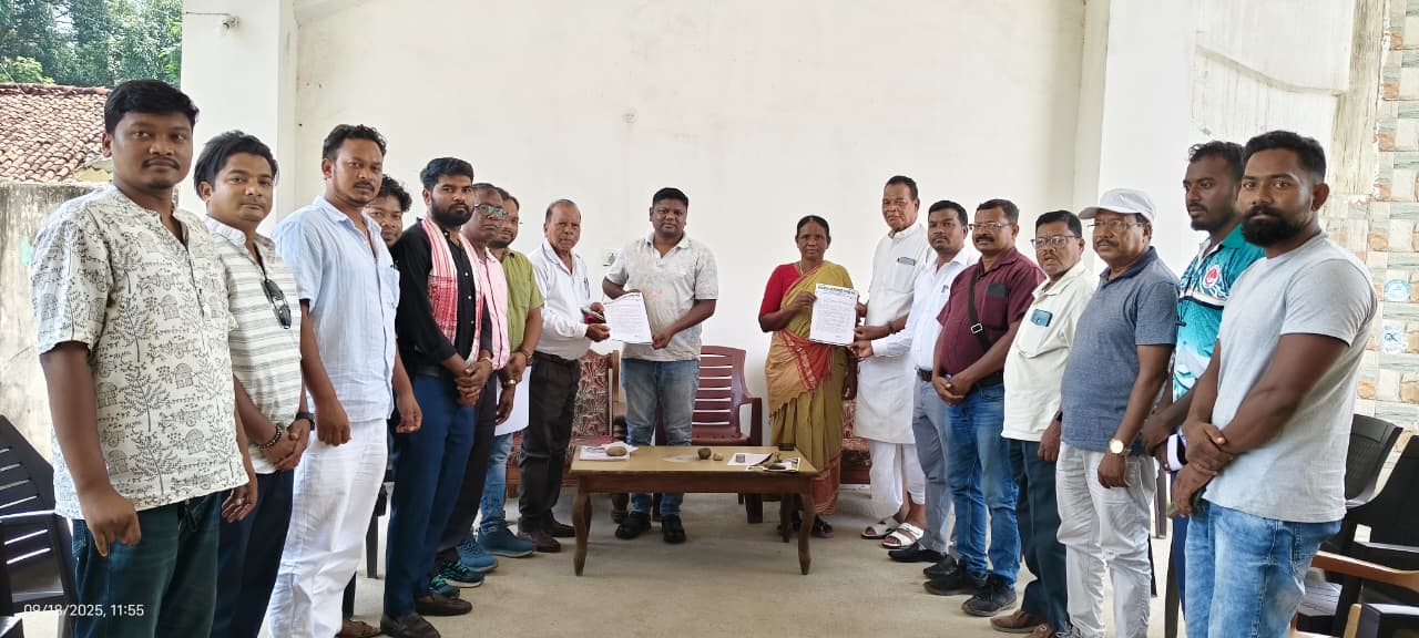 चाईबासाः आदिवासी समाज ने मंत्री, सांसद व विधायक को दिया 23 तक का अल्टीमेटम