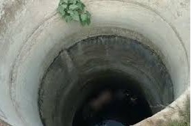 गिरिडीहः पुराने कुएं में गिरने से दो बच्चियों की मौत, गांव में मातम