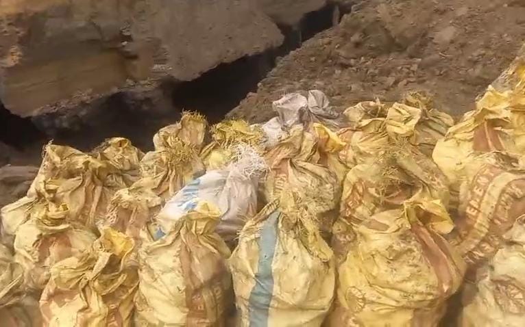 झरिया में छह अवैध अंडरग्राउंड खदानों का खुलासा, हजारों बोरा कोयला जब्त