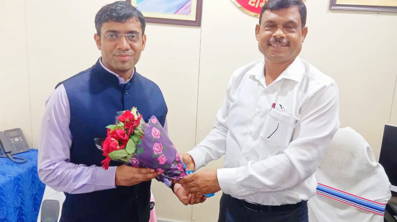 रामगढ़ के नए डीडीसी आशीष अग्रवाल ने पदभार संभाला