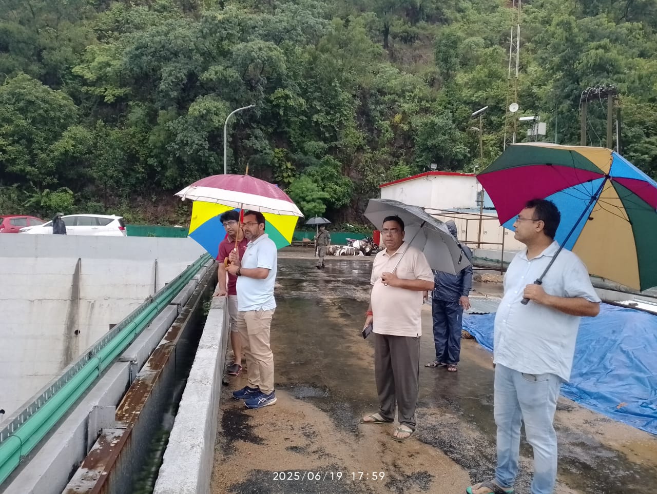 सरायकेला : डीसी ने चांडिल डैम का किया निरीक्षण, अफसरों को दिए निर्देश