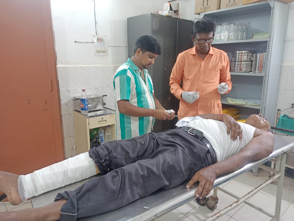 बहरागोड़ाः मारुति वैन की टक्कर से बाइक सवार घायल, हालत गंभीर