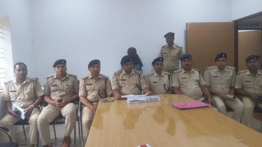 धनबादः अवैध हथियार के साथ युवक गिरफ्तार, झरिया मामले में भी था वांछित