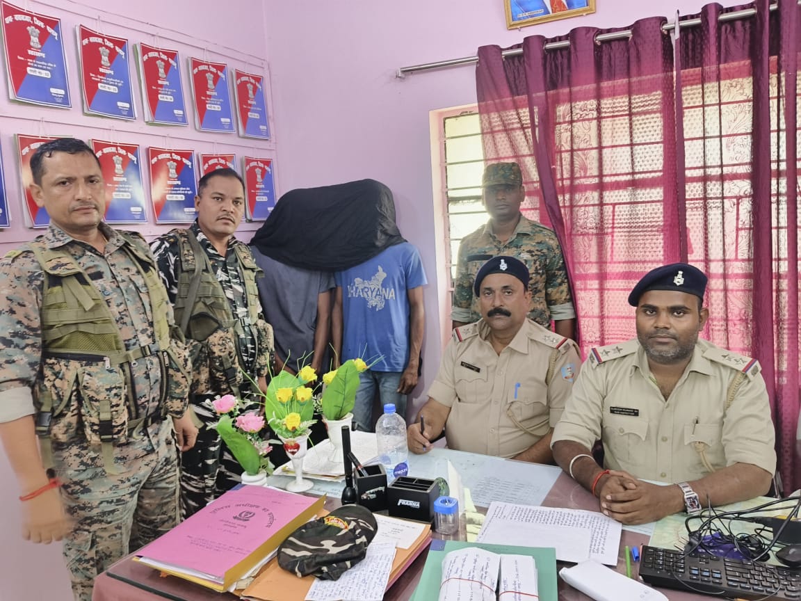 पलामूः बिहार जा रहे कंटेनर से 1068 पेटी शराब जब्त, 2 तस्कर गिरफ्तार