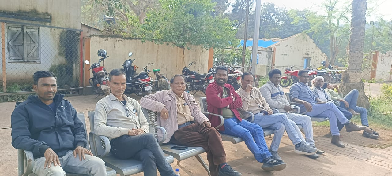 चाईबासा : जगन्नाथपुर में अवैध बालू का कारोबार रोके खनन विभाग- मंगल सिंह बोबोंगा