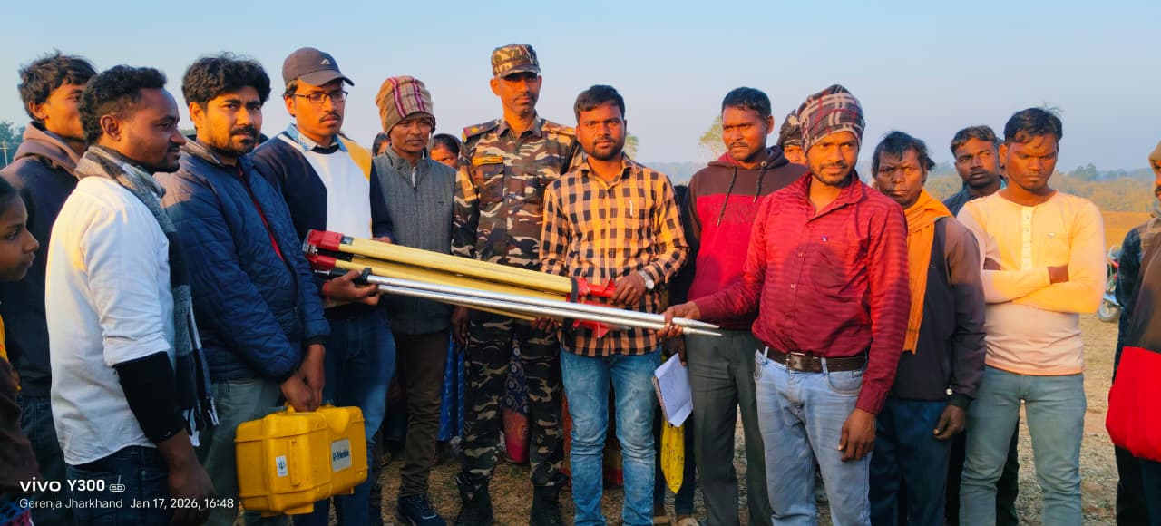 लातेहारः सर्वे करने गयी टीम को ग्रामीणों ने 4 घंटे बनाया बंधक, पुलिस ने छुड़ाया