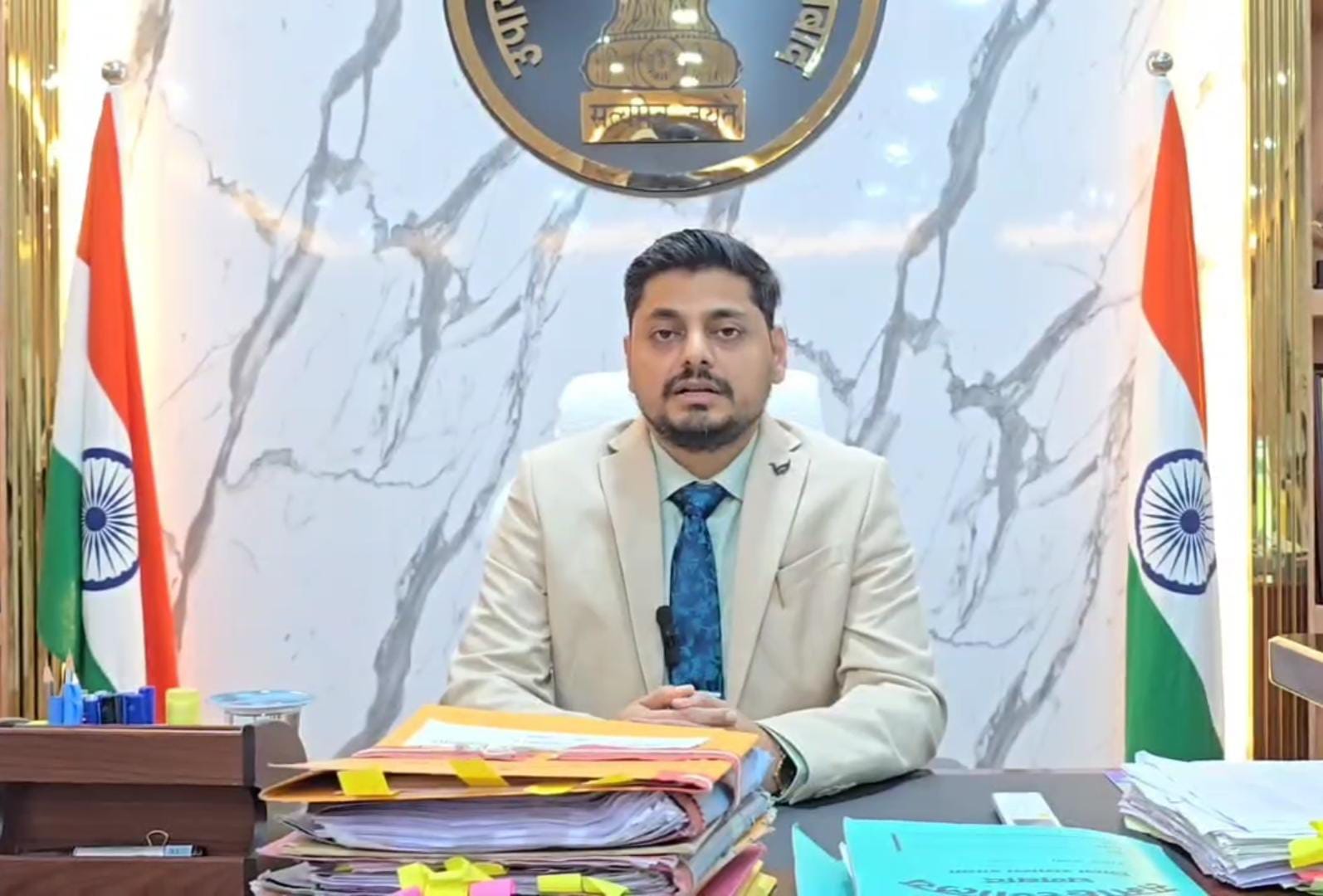 धनबादः डीसी ने बायोमीट्रिक हाजिरी नहीं बनाने वाले 10 पंचायत सचिवों का वेतन रोका