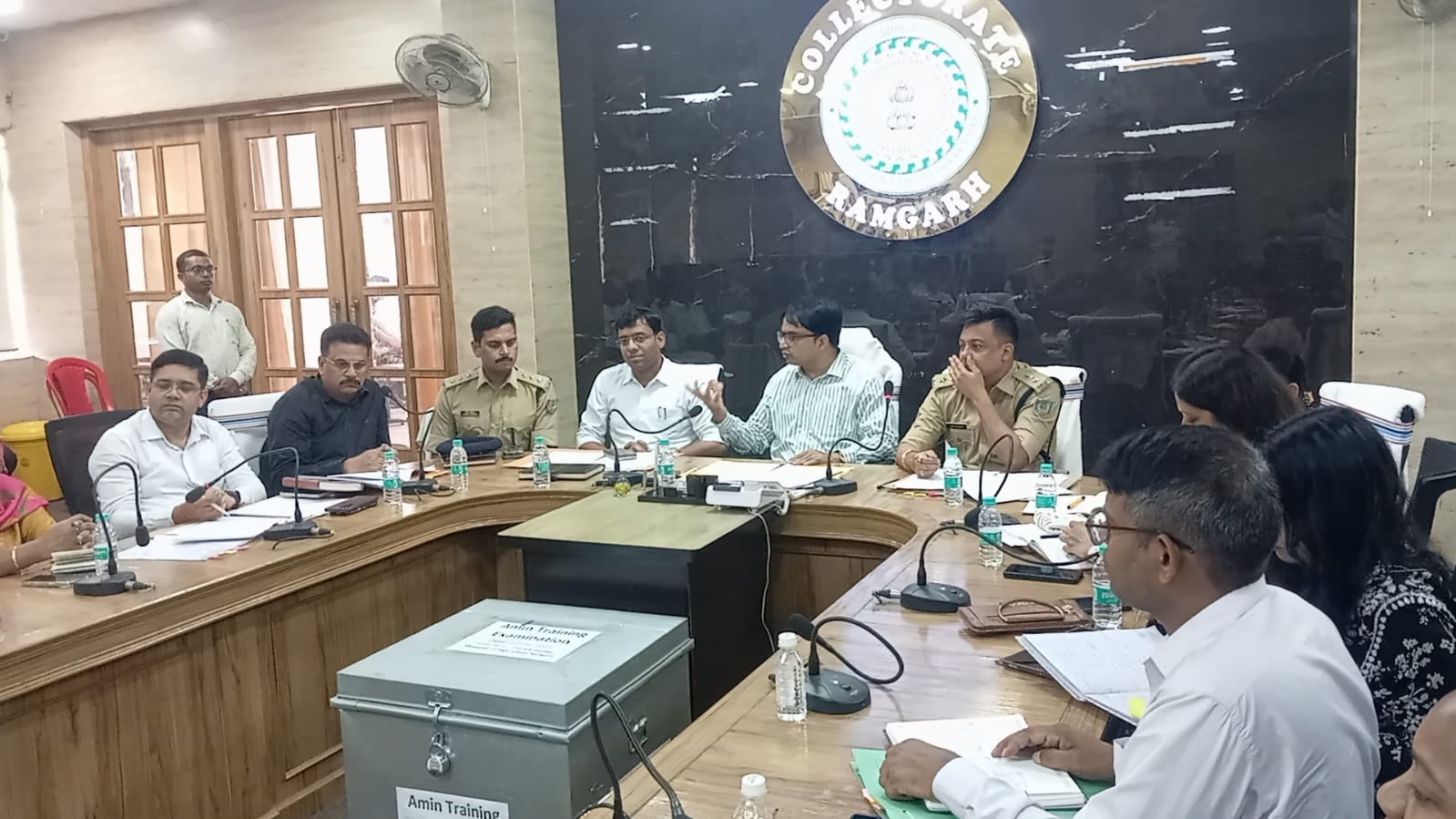 पंडालों में आग से बचाव व श्रद्धालुओं की सुविधाओं का ध्यान रखें: रामगढ़ डीसी