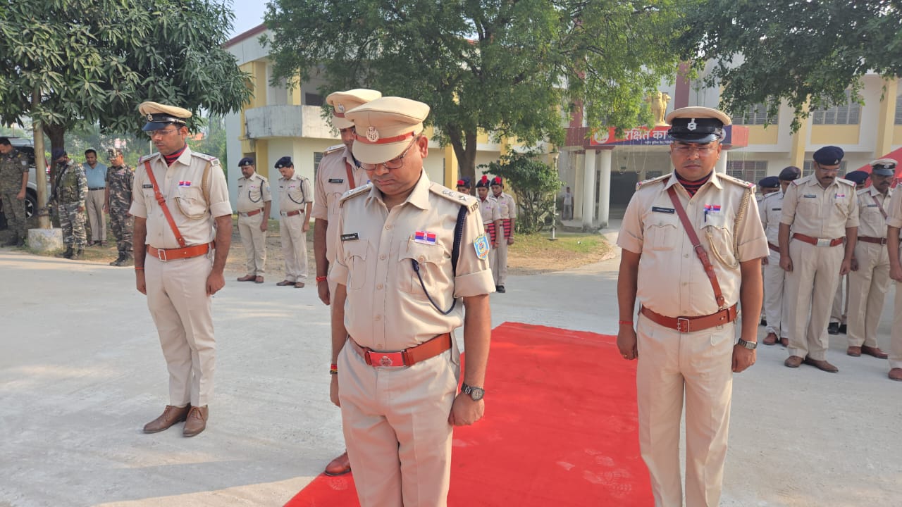 गिरिडीहः पुलिस संस्मरण दिवस पर शहीदों को दी गई श्रद्धांजलि