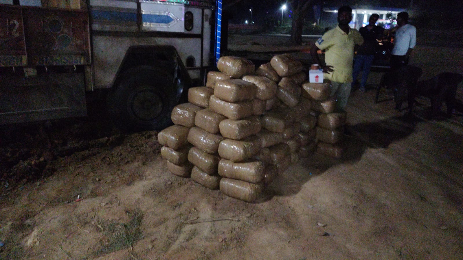 BREAKING : सिमडेगा में NCB की कार्रवाई, 420 किलो गांजा के साथ तस्कर अरेस्ट