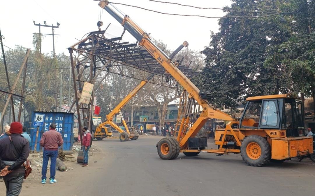 झरिया-सिंदरी मुख्य मार्ग से ब्रिटिशकालीन अनुपयोगी रोपवे हटाई गई