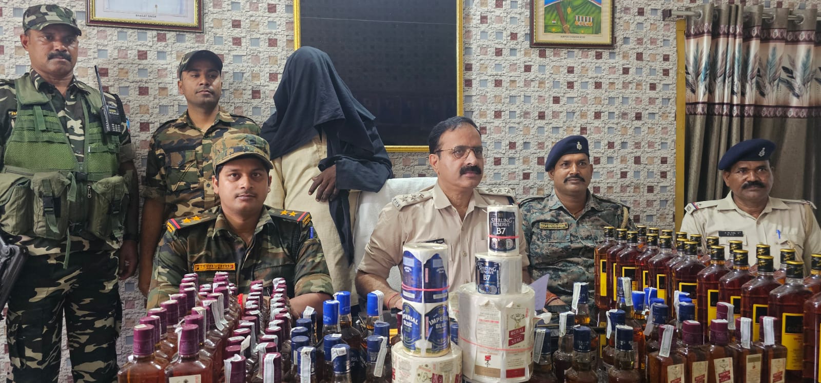पलामूः नकली शराब के कारोबार का भंडाफोड़, एक गिरफ्तार