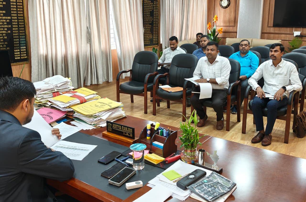 धनबादः डीसी ने की श्रम विभाग की समीक्षा, बाल मजदूरी कराने वालों पर कार्रवाई का निर्देश