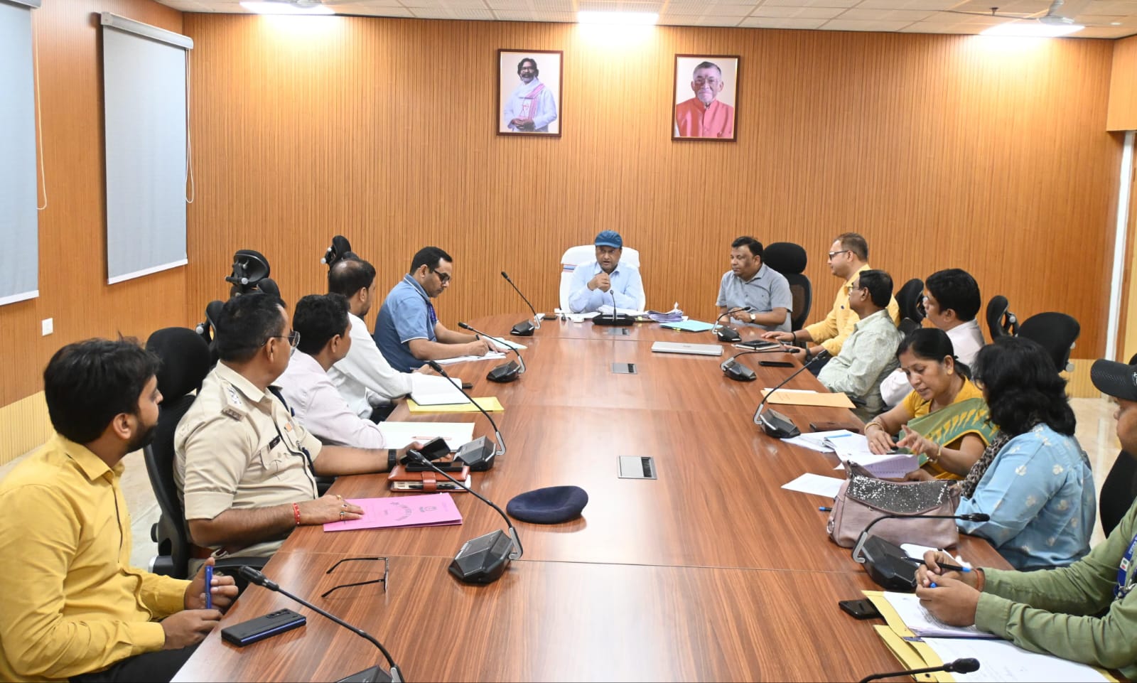 धनबादः स्कूल-कॉलेजों के पास नशे का कारोबार बर्दाश्त नहीं- डीडीसी