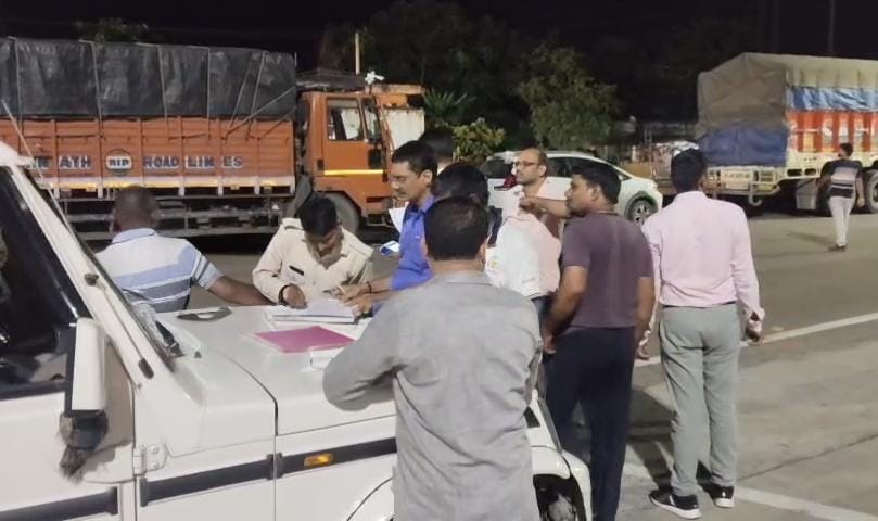 धनबादः मैथन टोल प्लाजा पर परिवहन विभाग का जांच अभियान, 50 वाहन जब्त