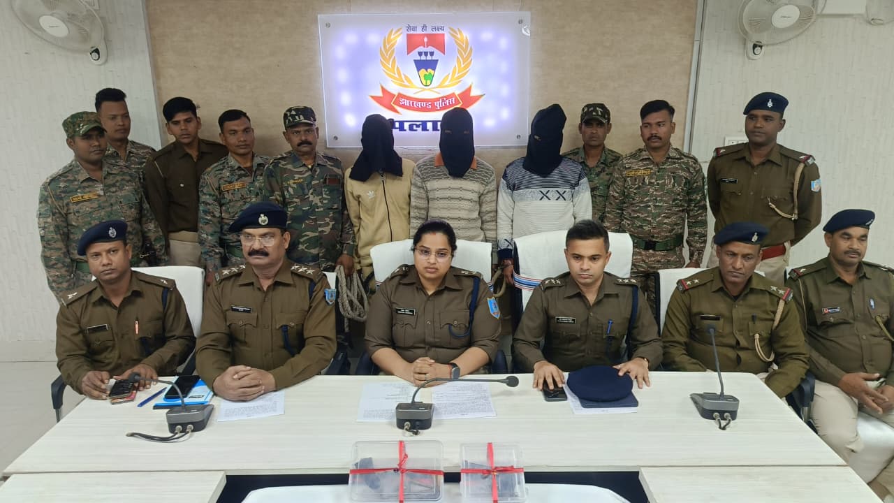 पलामूः जमीन विवाद में चली गोली, तीन आरोपी हथियार के साथ गिरफ्तार