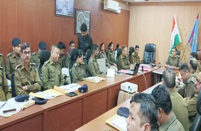 देवघरः अपराध पर नियंत्रण के लिए सख्ती बरतें पुलिस अधिकारीः देवघर एसपी