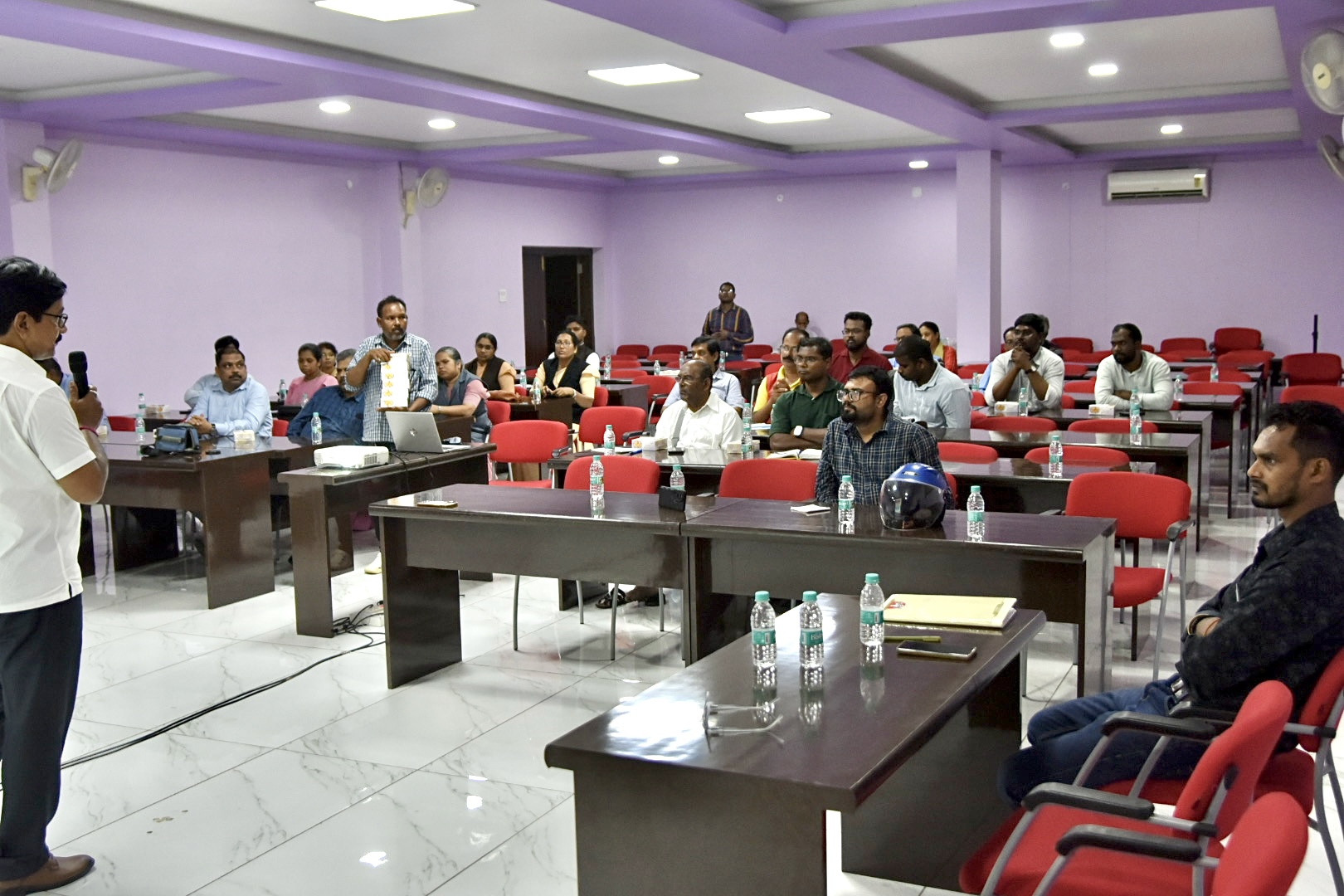 हजारीबागः आयकर विभाग के आउटरिच प्रोग्राम में दी गई नए कानूनों व छूट की जानकारी