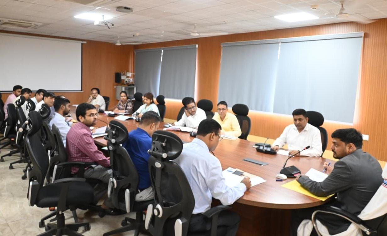 धनबाद में फ्लैट खरीद-बिक्री की होगी सघन जांच, डीसी ने दिए सख्त निर्देश